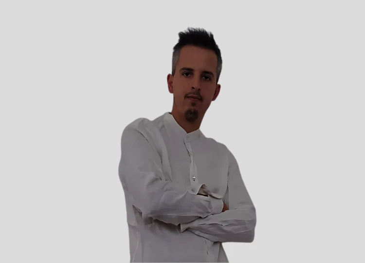 Fotografia di Davide Ciminari allievo master web marketing, social media & graphic design.png