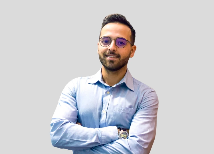 Fotografia di Salvatore Loreto allieva master web marketing, social media & graphic design.png