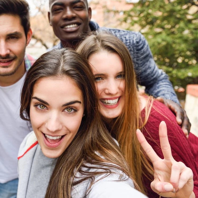 fotografia Nuova finestra – Bando Pass Laureati 2022 – Regione Puglia